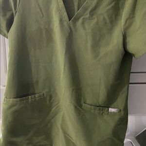 Figs green small scrub top